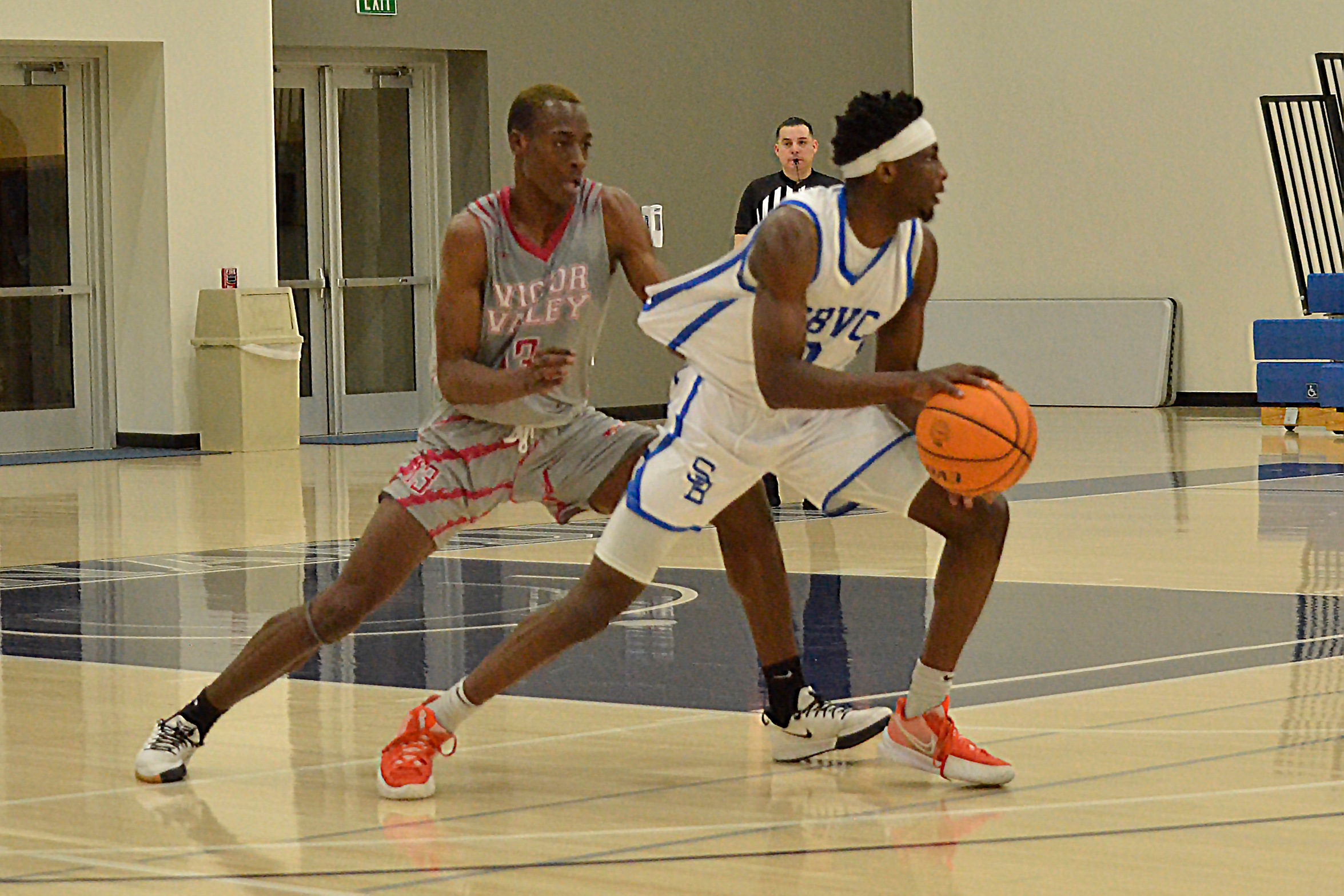 Defense Steps Up in Second Half to Stop Rams