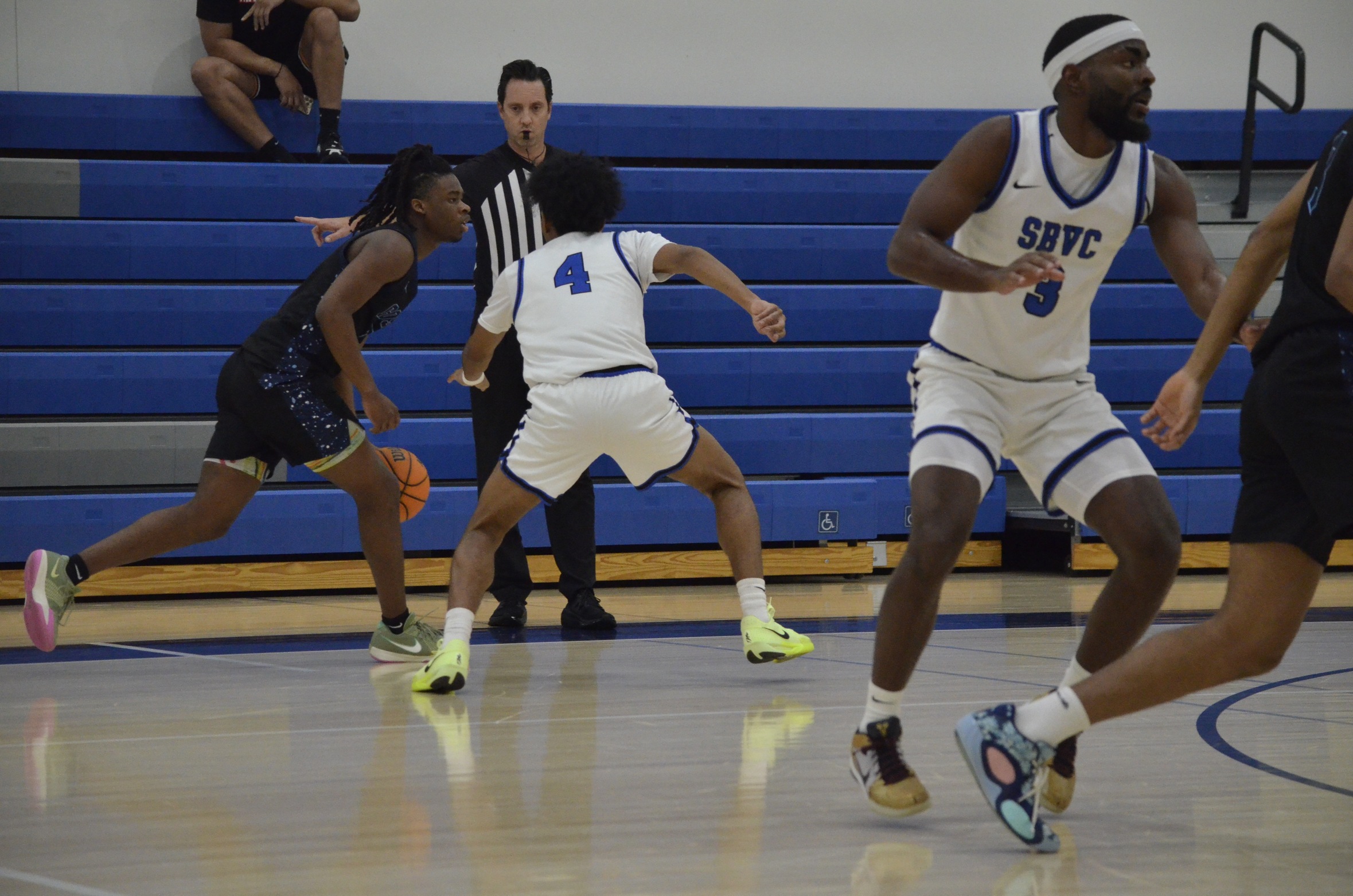 SBVC Tames Coyotes in Second-Place Battle