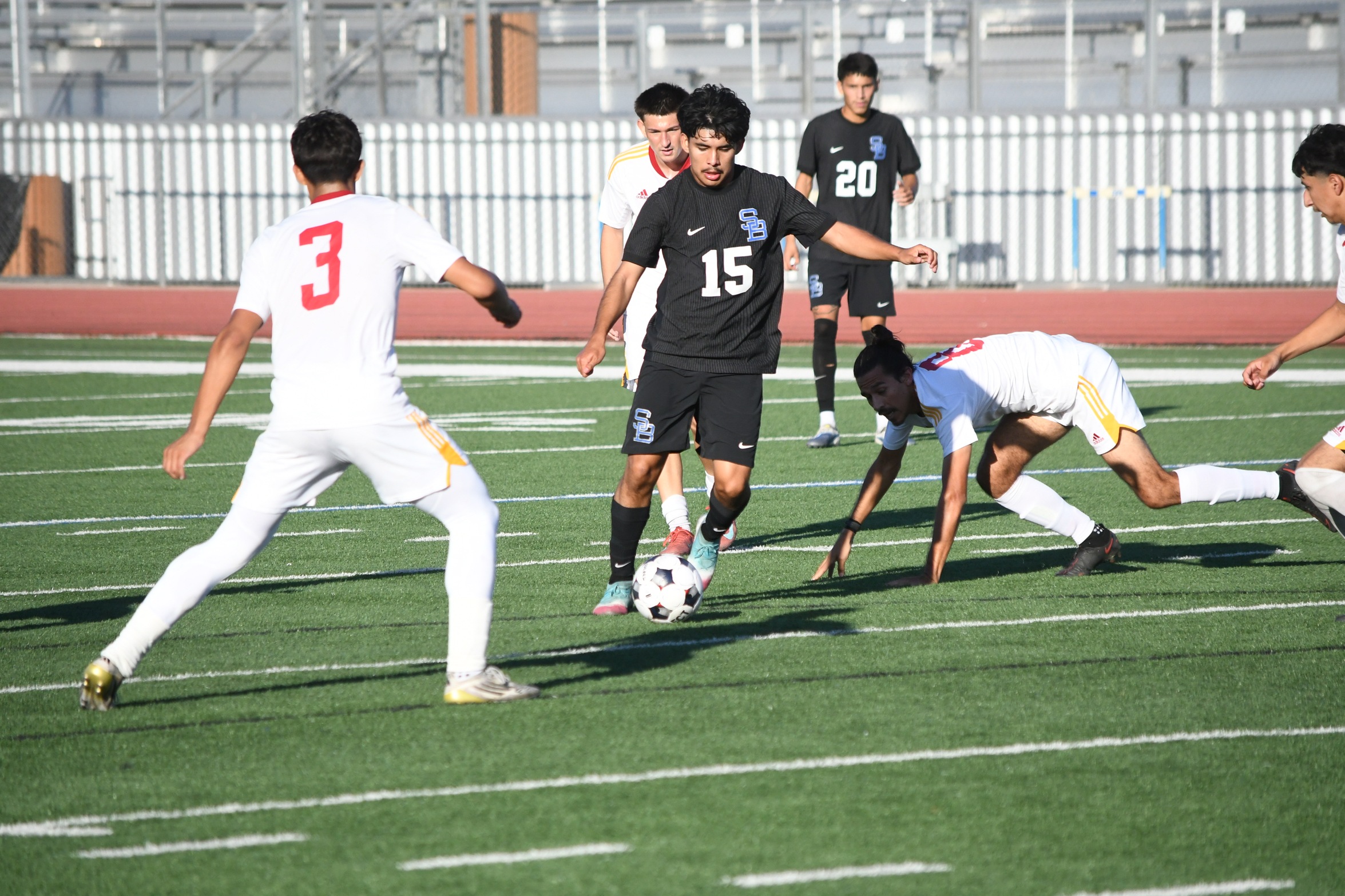 SBVC Holds Off Late Charge from Roadrunners