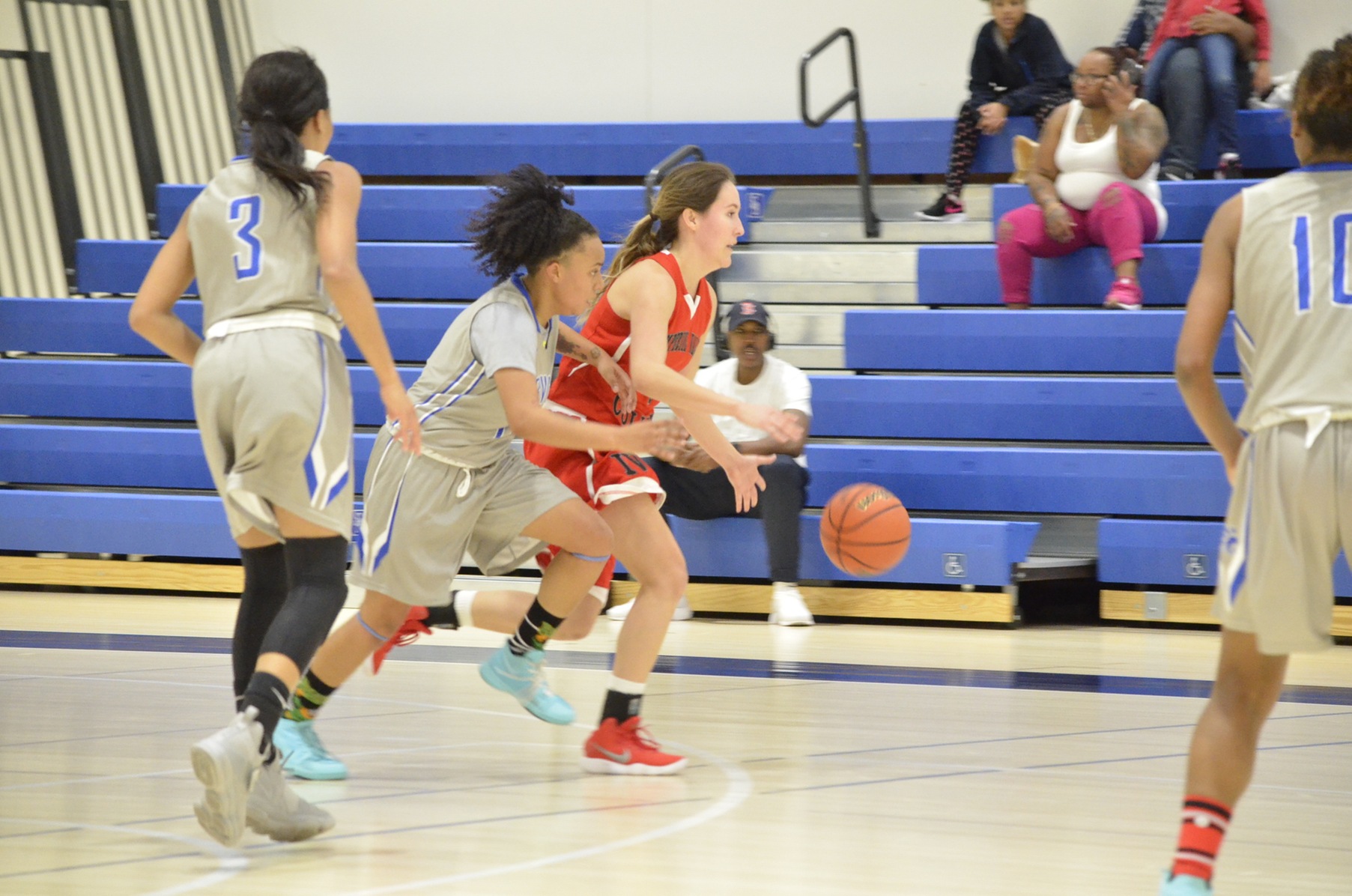 Wolverines Clamp Down on Arabs for Victory