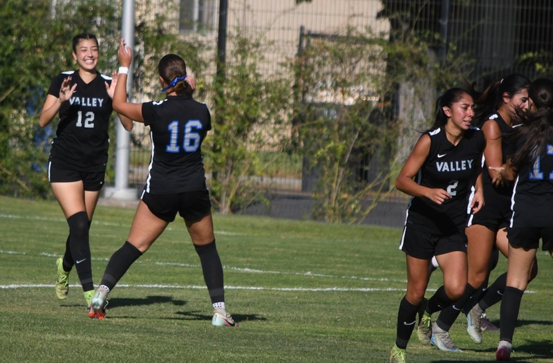 SBVC Clips Eagles to Open Conference